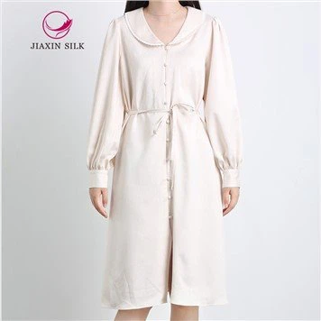 البوليستر المرأة فستان عارضة طويلة